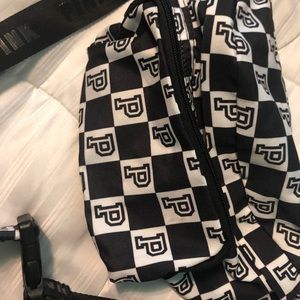 VICTORIA SECRET PINK FANNY PACK